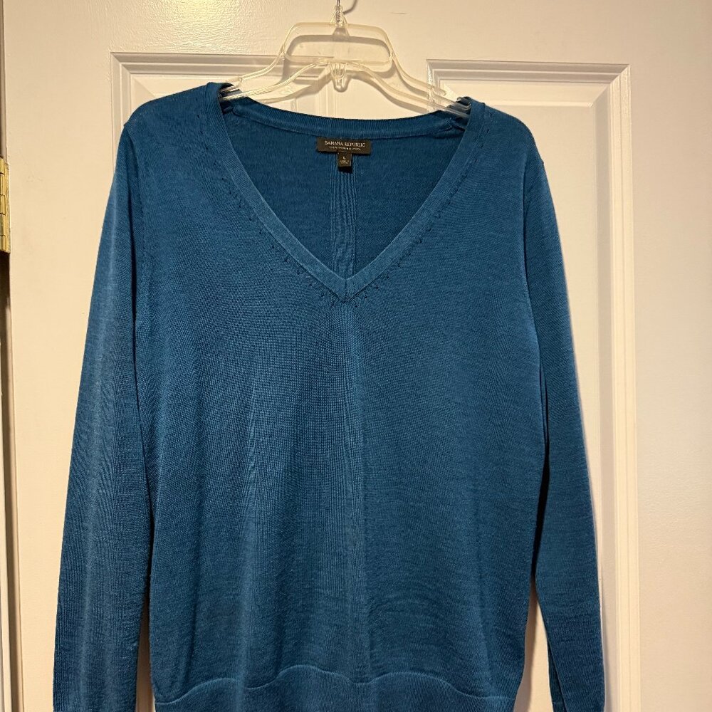 Banana Republic Large Teal Blue V neck Merino Wool V Neck Sweater